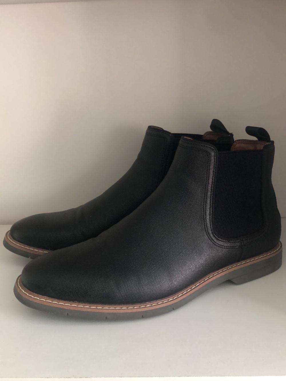 Steve Madden Chelsea boots - size 9 Men’s